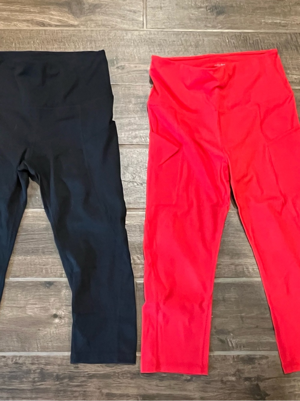 Womenβs size M Ododos Brand Capri Leggings bundle.